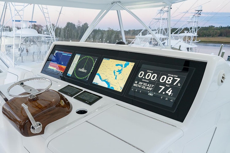 organized elecrtonics at helm of viking 90c